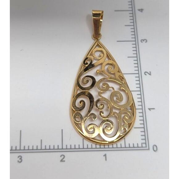 14K Yellow Gold Filigree Teardrop Pendant – Open Scroll Design, 0.86g - Picture 3 of 4